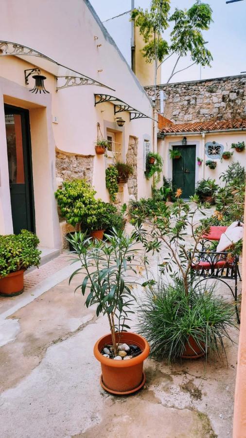 La Casetta Al Centro Di Olbia Exterior foto